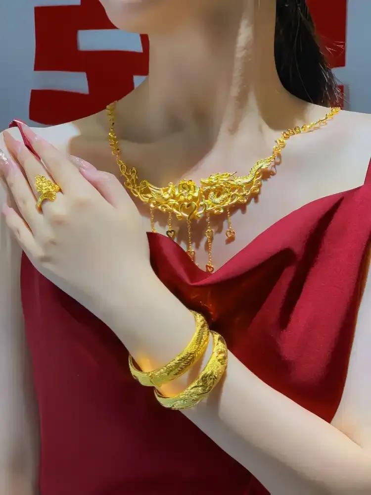 患难见真情，钱财是身外之物。
11月3日，郑州一男子突然患尿毒症，住进了ICU，