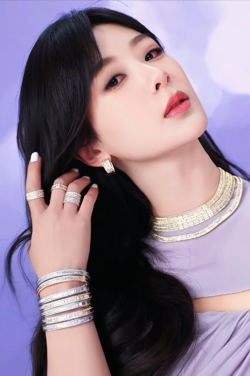 杨紫APM新物料，这套造型真的好美啊 