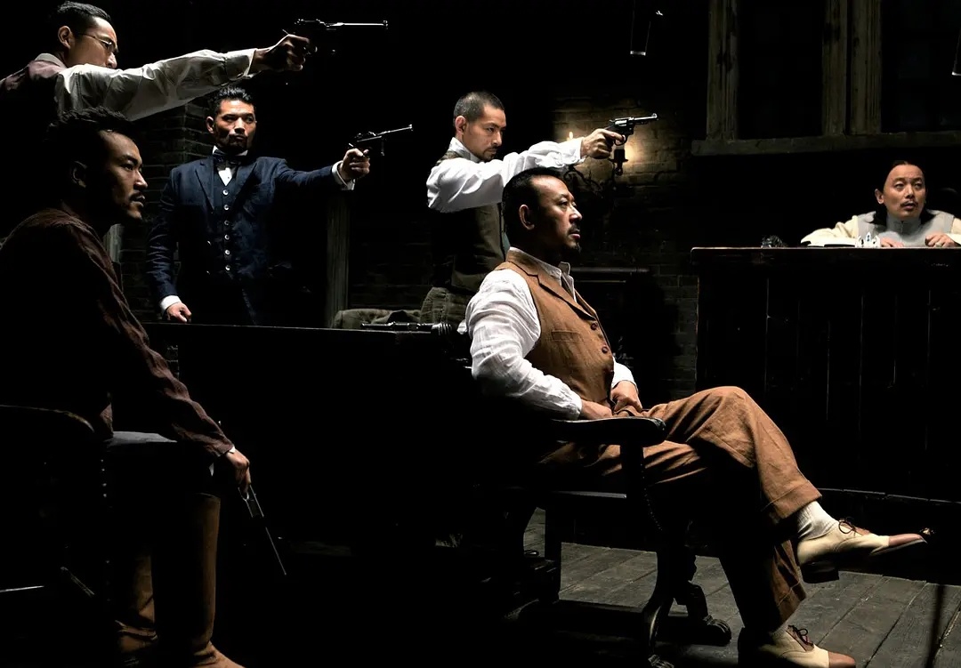 说到21世纪最具影响力的华语电影 第一个想到是《让子弹飞》。最具影响力要看对谁的