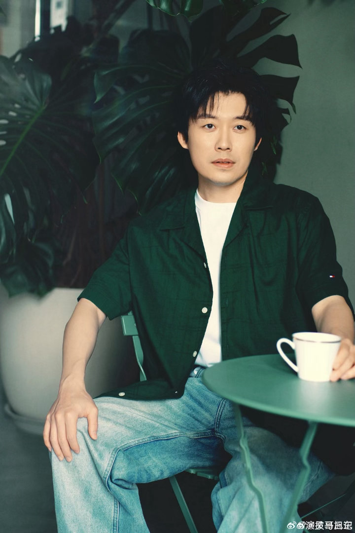 马旭东披哥送考王传君、王传君送考人马旭东马旭东披哥送考王传君，脑补画面感直接溢出