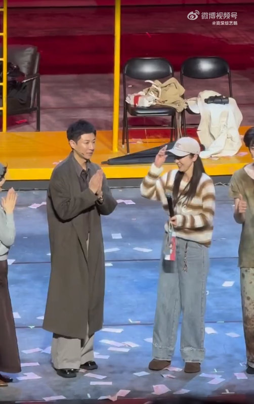 董璇张维伊北大合体 董璇张维伊北大活动中，婚后生活甜蜜美满，幸福气息都要从屏幕里