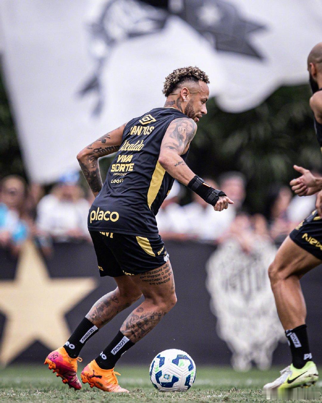 【先保级再说】罗马诺：33岁的内马尔在桑托斯复出，目前球队排名巴甲第17，还在降