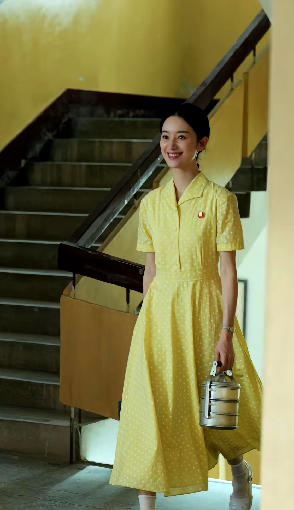 看到这一段，真给人看郁闷了。方家平反，要把女儿调回去。瞿桦这人也是绝，一声不吭，