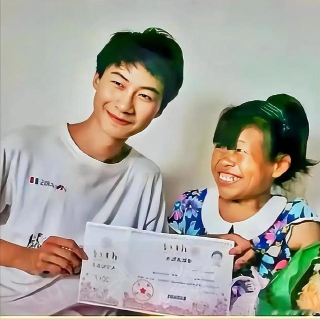 庞众望在人民日报发文庞众望是真正的寒门贵子，是当今时代年轻人的榜样！国家主流媒体