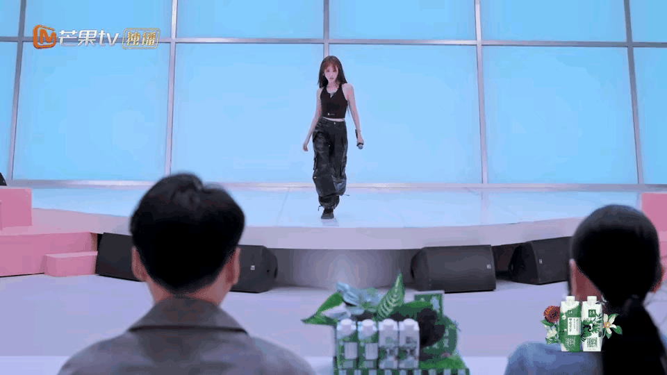 祝绪丹在《乘风2025》最新小考舞台彻底杀疯了！王珞丹团队演绎《Break do