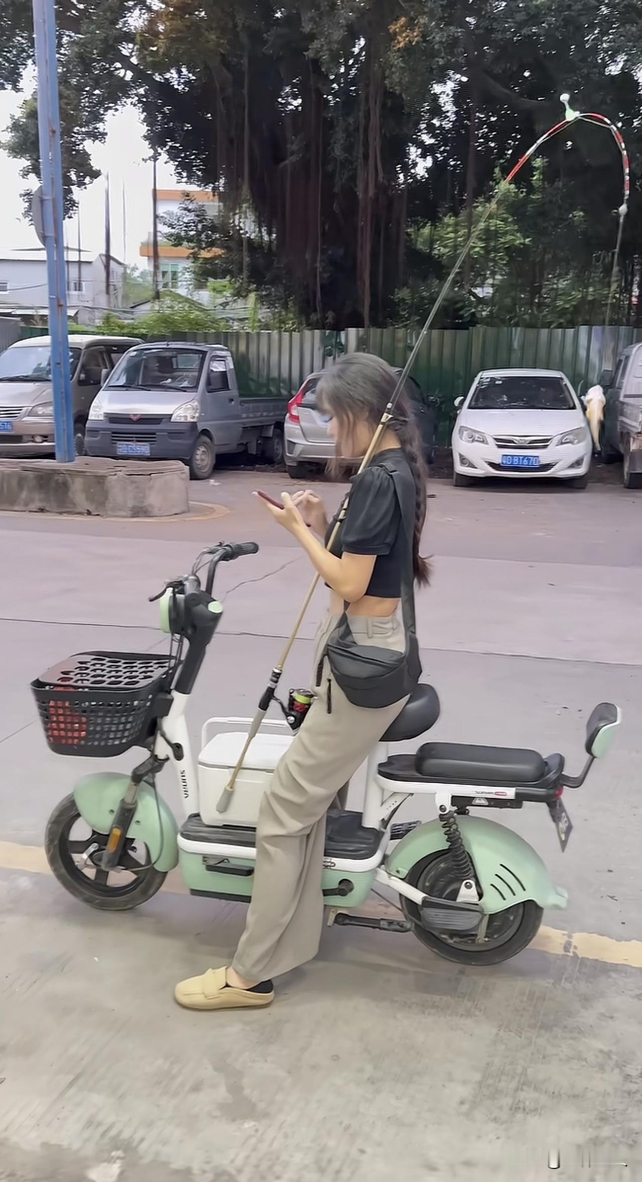 【唯道心语】人生就是一场体验：皇帝也曾要过饭

世间人，总执着于身份高低、贫富尊