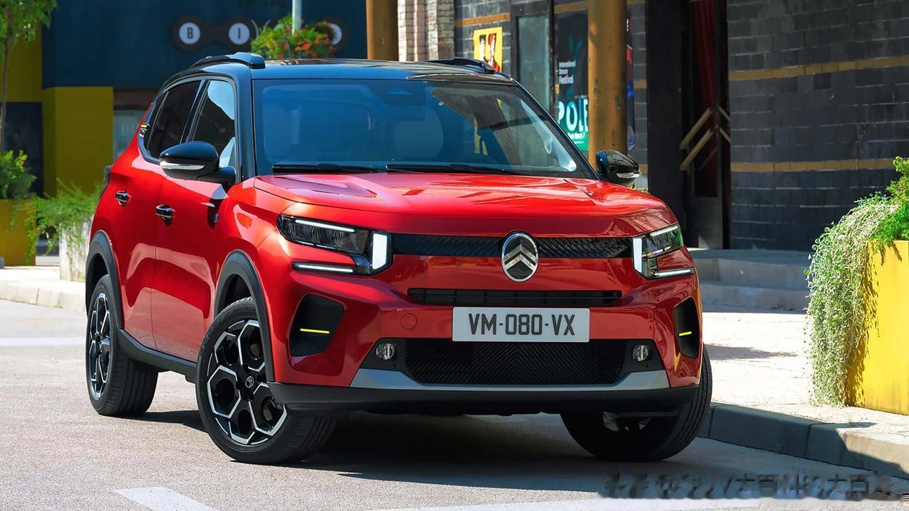 全新雪铁龙C3昨天在法国本土发布。该车定位纯电小型车，采用一块44度电池，续航3