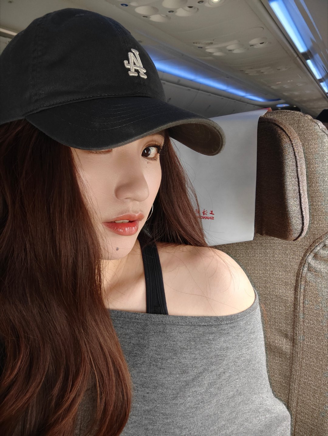 到上海啦。今天的云超级美哇！送给你们！不谢！ ​​​