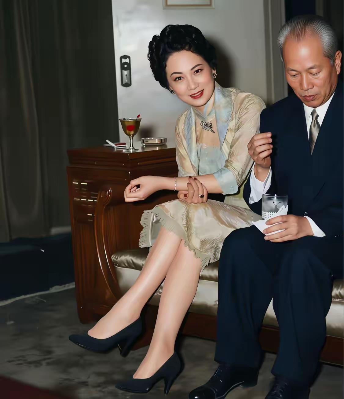 民国时期人物，气质出众[赞]