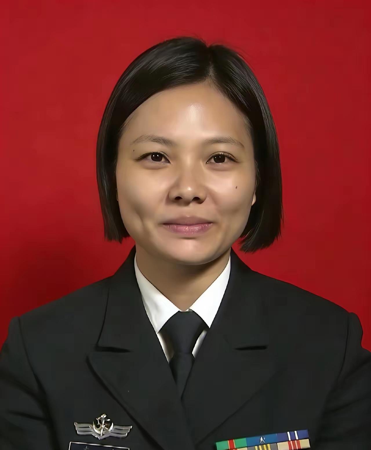 文敏，女，汉族，1986年12月出生，重庆江津人，2004年12月入伍，2006