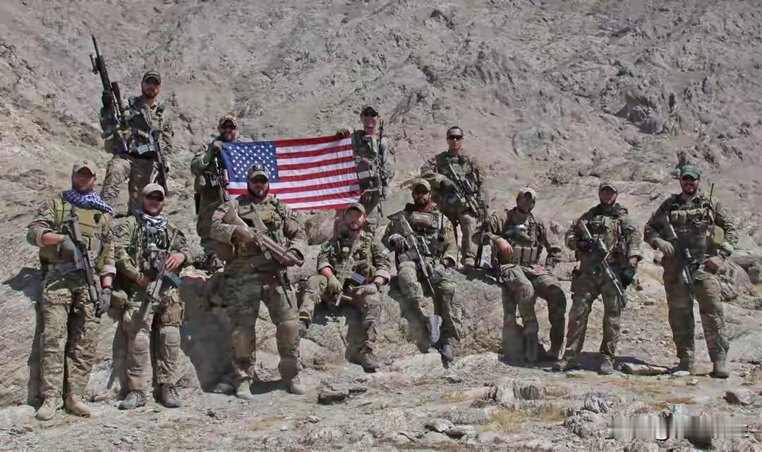 白宫消息人士透露，特朗普政府正在计划采取秘密行动，通过向加拉加斯派遣特种部队。这