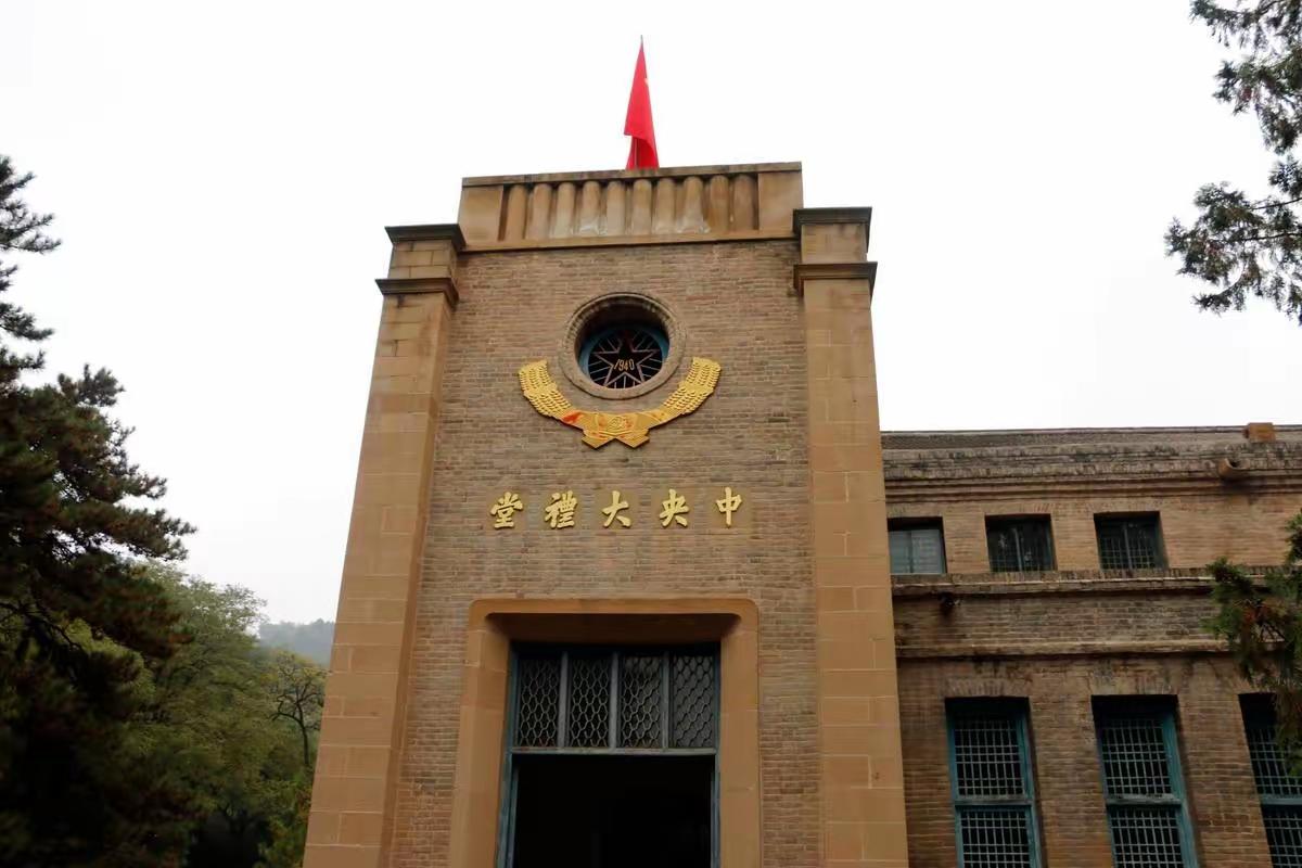 1945年七大，王稼祥落选中央委员，得204票，不到一半。计票结果送到住处时，王
