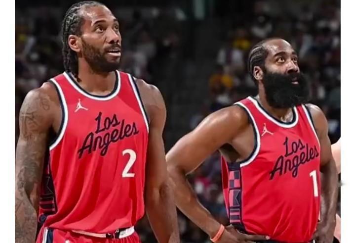 今天，国内著名NBA篮球名嘴杨毅老师在自己得篮球体育播客节目中谈到了快船队球星卡