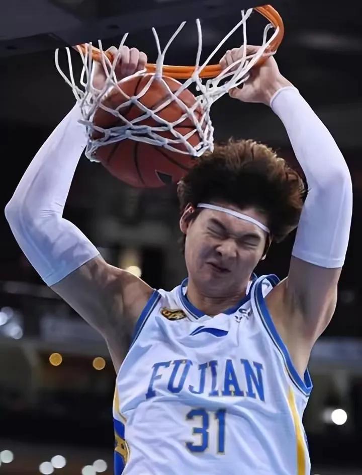 王哲林，莫斯科从来不相信眼泪，既要会享受鲜花，更要会承担责骂
据媒体消息，“王哲