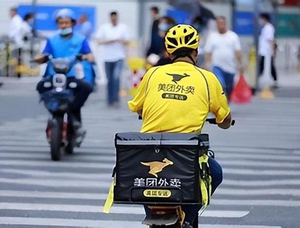外卖超时了你会给差评吗 我也不会给外卖小哥差评，他们风里来雨里去太辛苦了。一般超