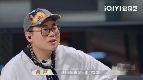 何浩楠连汤底都想打包回后陡门天才厨人 看到何浩楠想把冷面汤底打包回去，我脑子里自