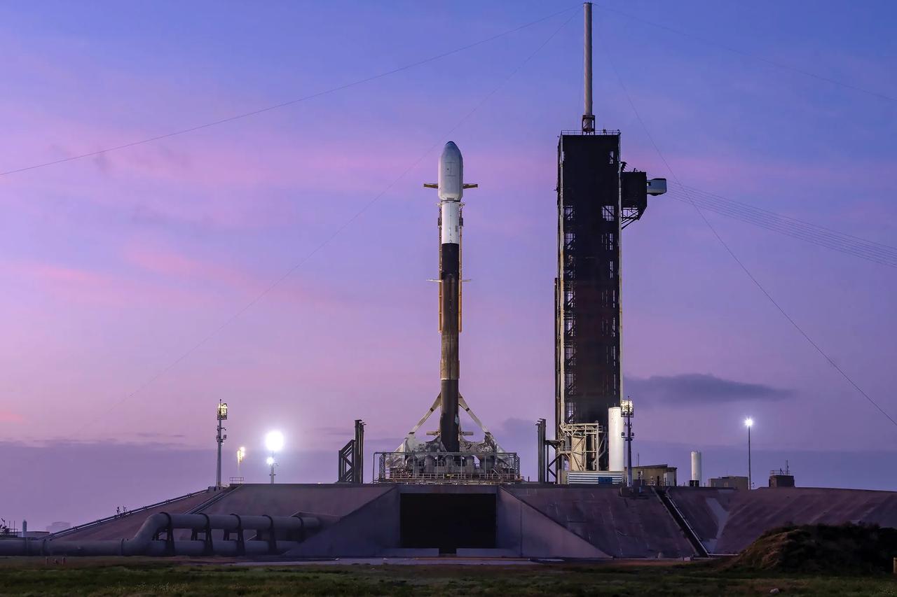 马斯克的SpaceX猎鹰9号刚刚发射和回收精彩瞬间