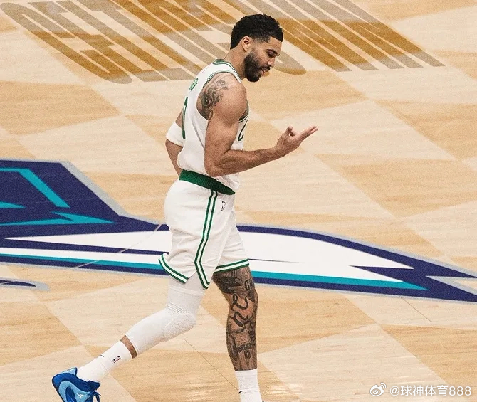 凯尔特人队114-99黄蜂队，塔图姆狂轰32分+5篮板+8助攻在凯尔特人队VS黄