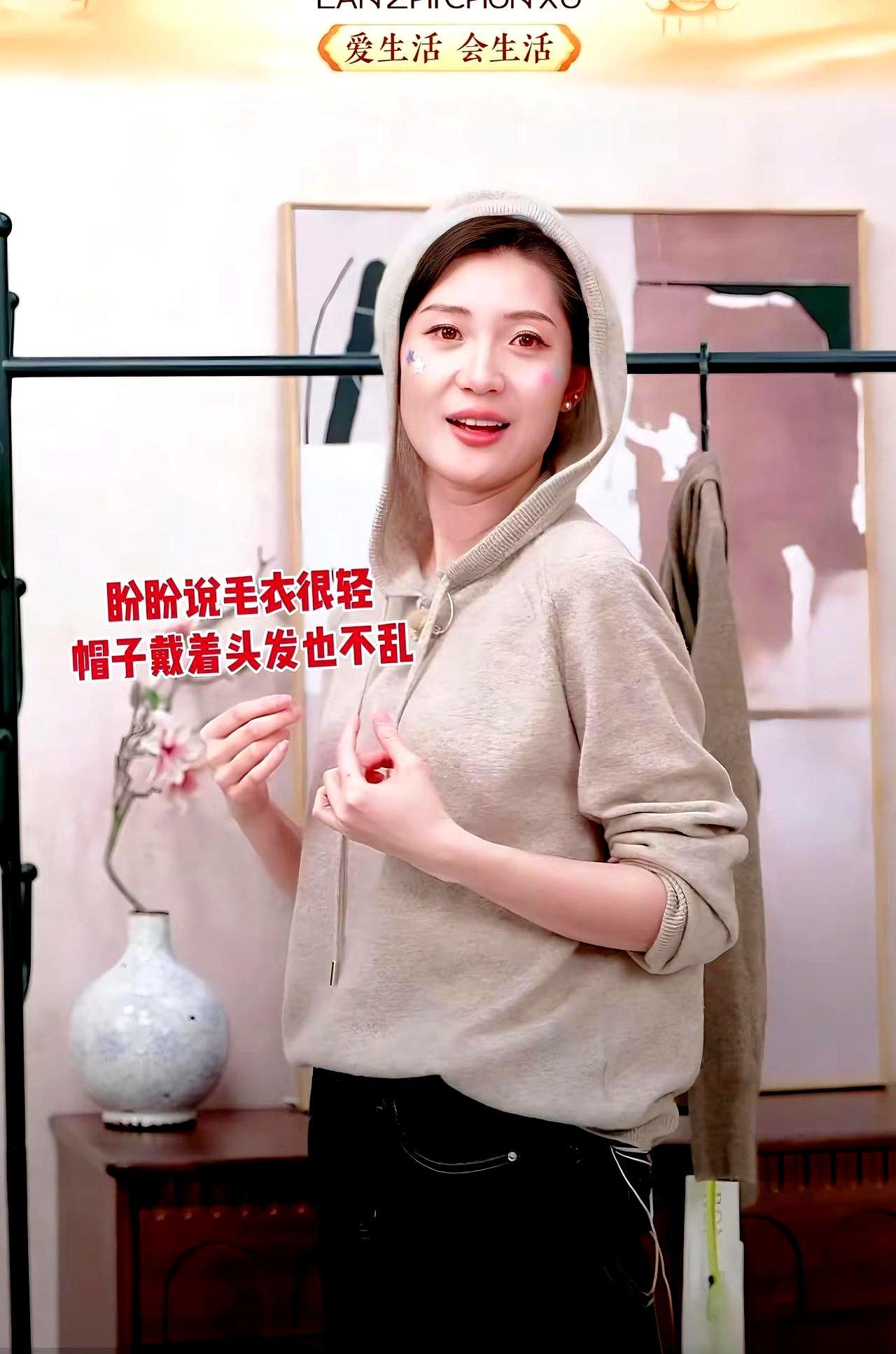 115斤到105斤，只睡少一口
 
盼盼把晚饭砍半，一个月掉十斤。秤上的数字往下