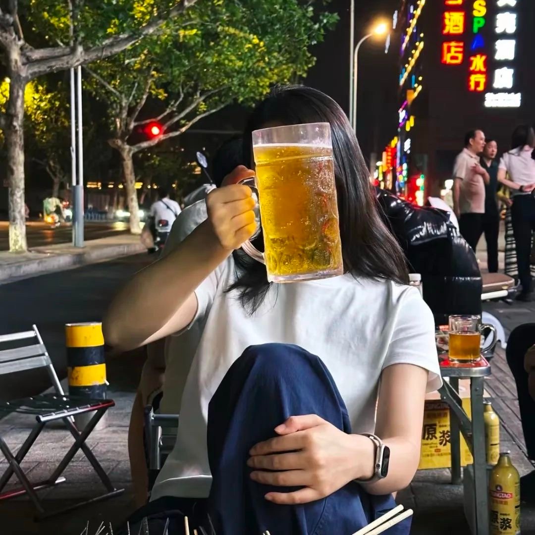 𝐇ɪ̆̈ 𝐥𝐢𝐟𝐞人生如酒，淡了没味，浓了上头拿得起也需要放得下敬一杯