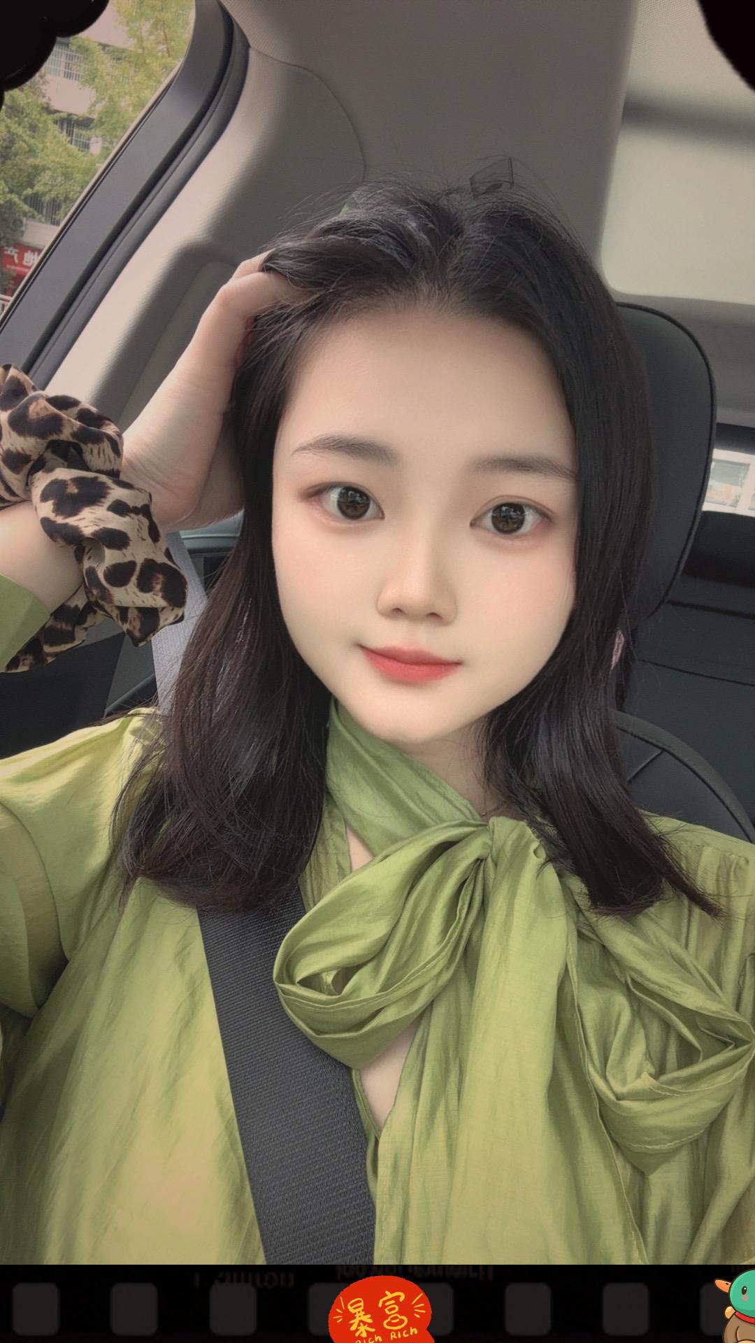 为了努力活成自己喜欢的模样，从未停下脚步。继续向前吧～亲爱的小张💗努力的人终会