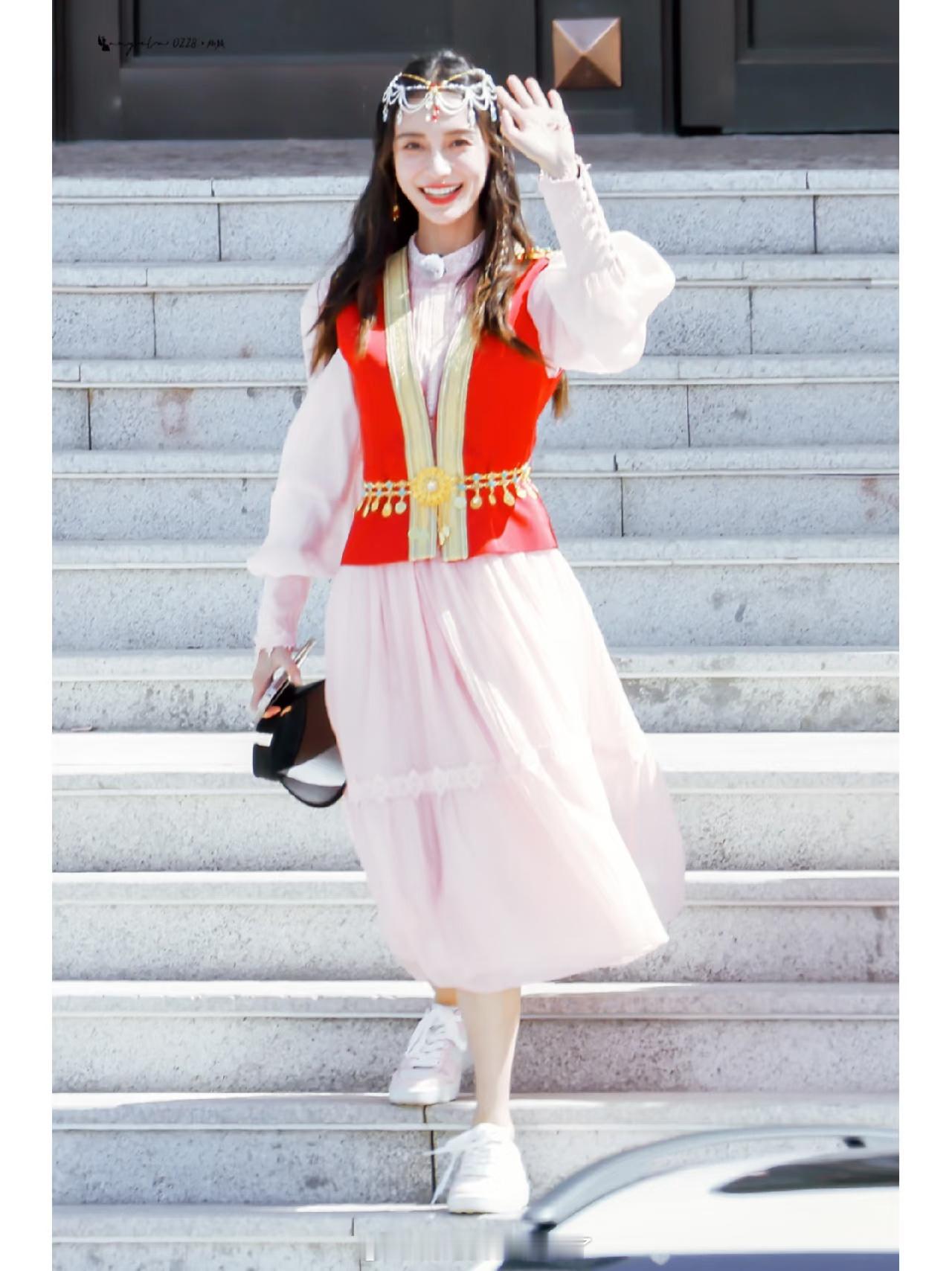 Angelababy真的好适合少数民族服饰啊，不止这次的羌族，还有苗族、布朗族、