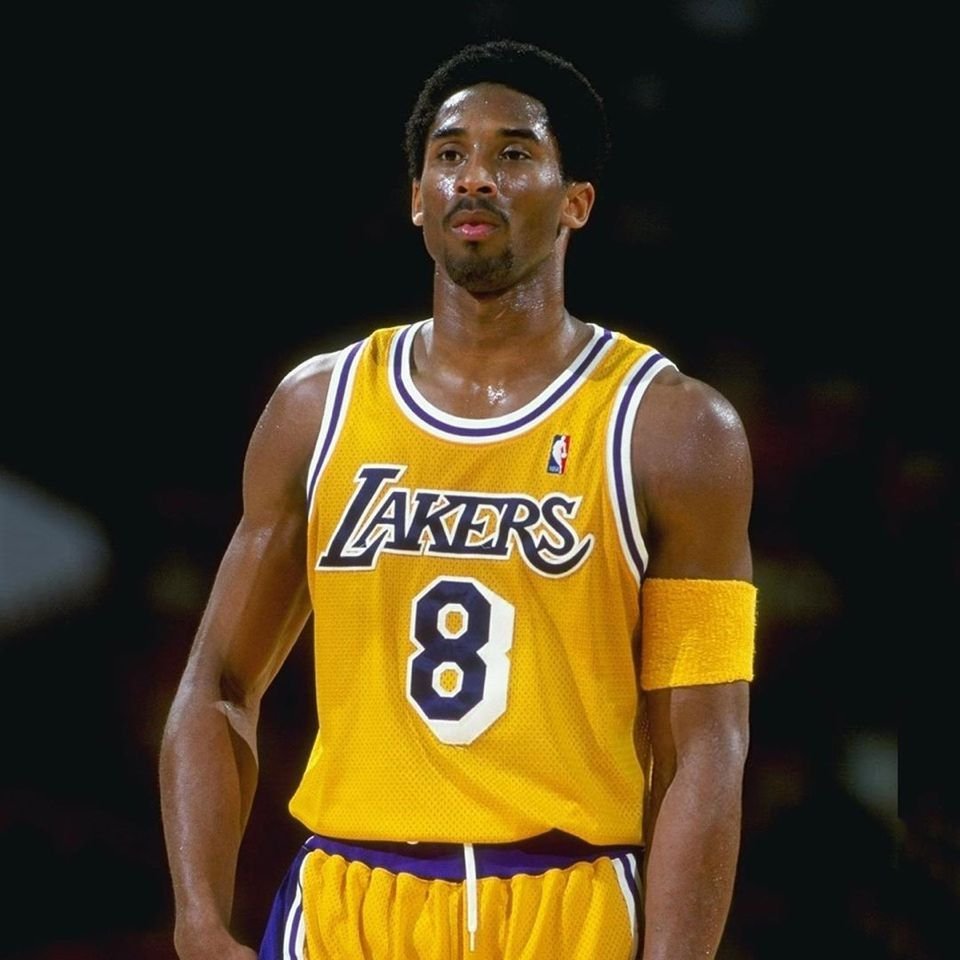 在25岁之前的得分后卫总得分榜单上，科比目前排在第一，拿到了10658分，华子目