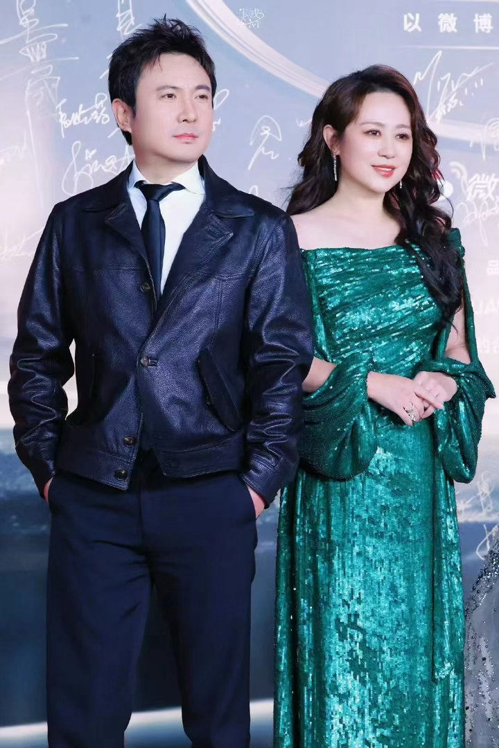 澳喜这不是误闯天家这是硬闯天家谁看了澳喜的这个阵容不说一句牛掰啊！给我看的眼前一