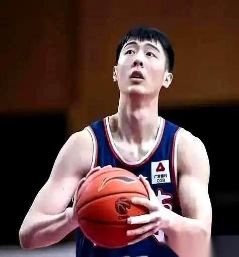 广东媒体人爆料张明池准备加盟贵州猛龙重返职业赛场。
深篮体育公布的2026—20
