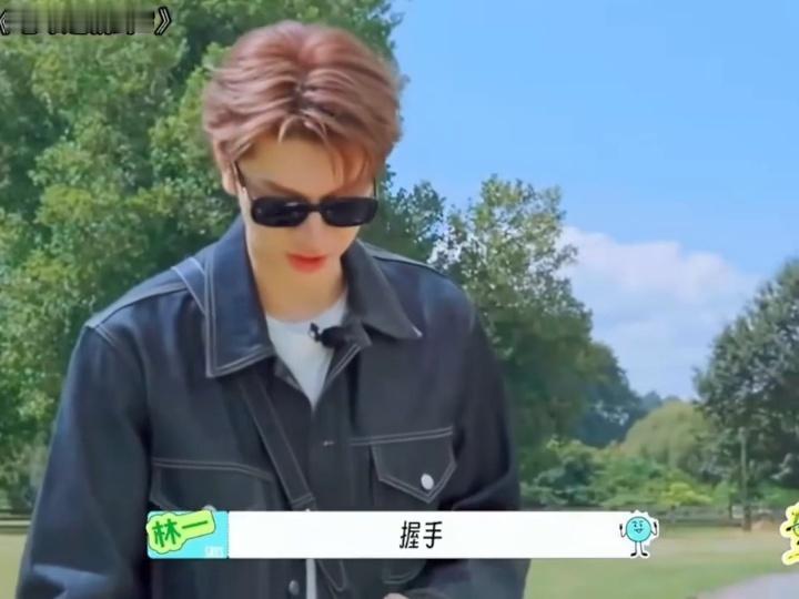 王玉雯林一把羊当狗训王玉雯林一抽象姐弟又发力了地球超新鲜喂小羊时姐弟俩脑洞大开，