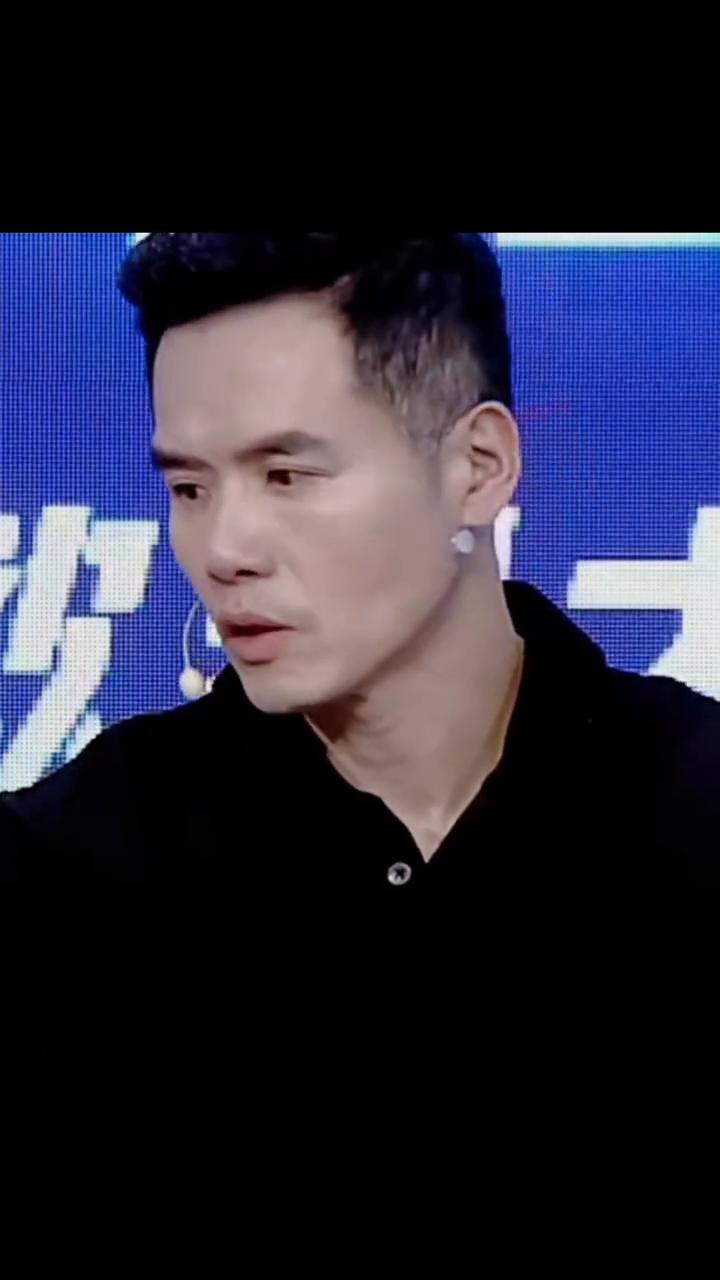 其实对于李世栋和温瑞博来说，我觉得应该从这场双脑当中还是要发现一些问题。因为在离