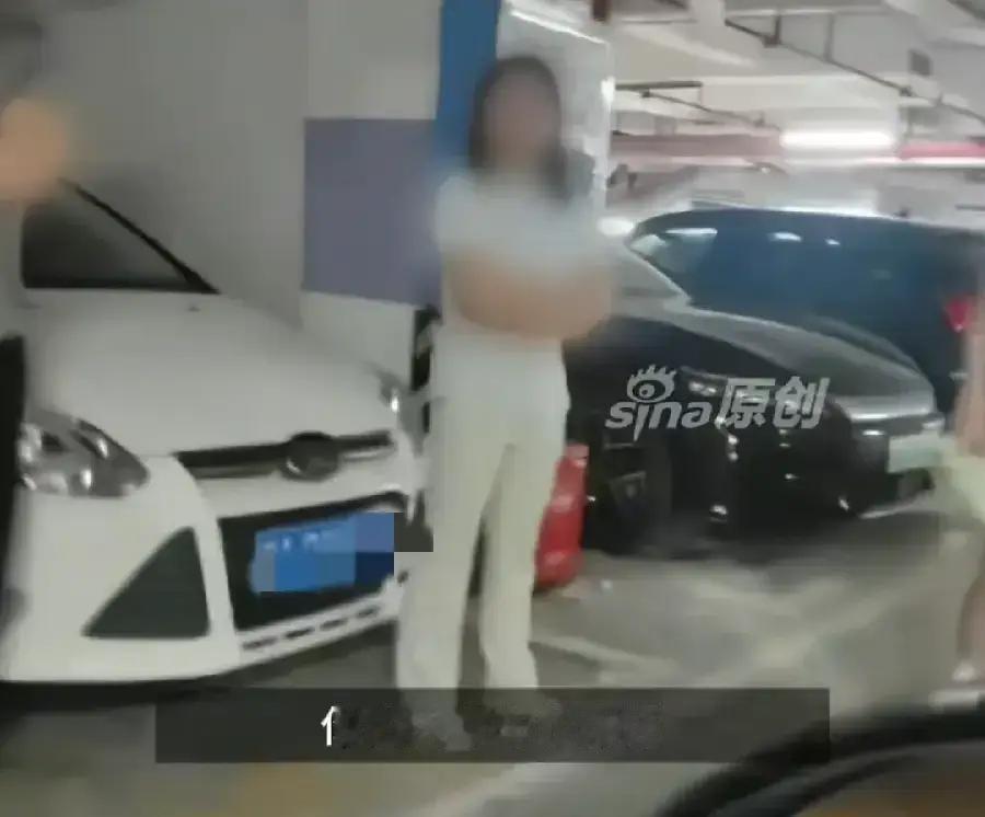 “德才兼备，以德为先”，这是提拔任用领导干部的首要标准。
霸占他人车位，留假的挪