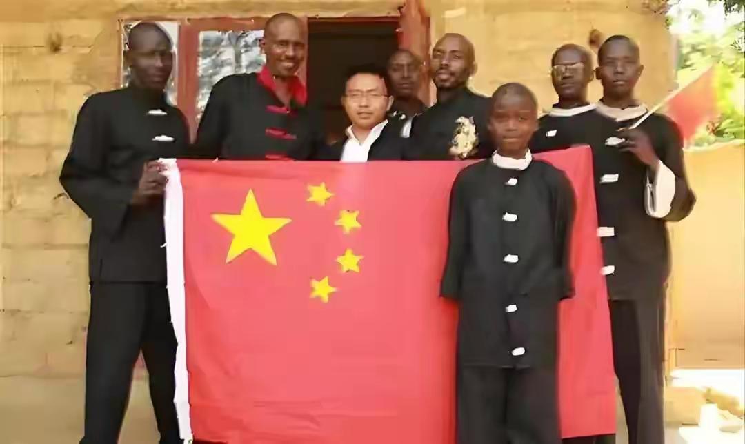 卢旺达高考全是抄中国的作业？
        和省高校的一位教授交流，他说卢旺达