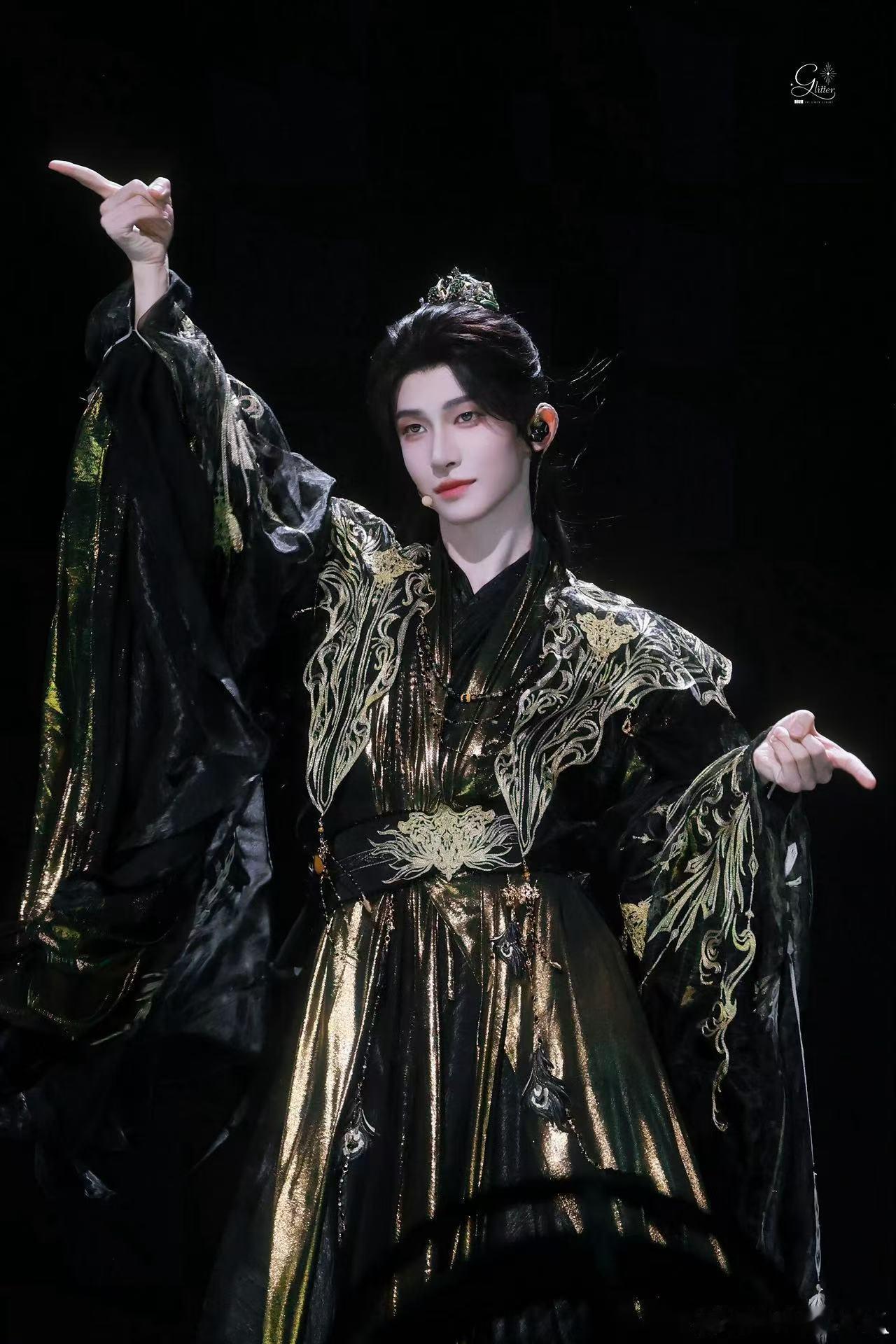 刘宇说国风小生是我本人 综艺小游戏这段真的太有梗，限时描述环节时间不够，前面只挤