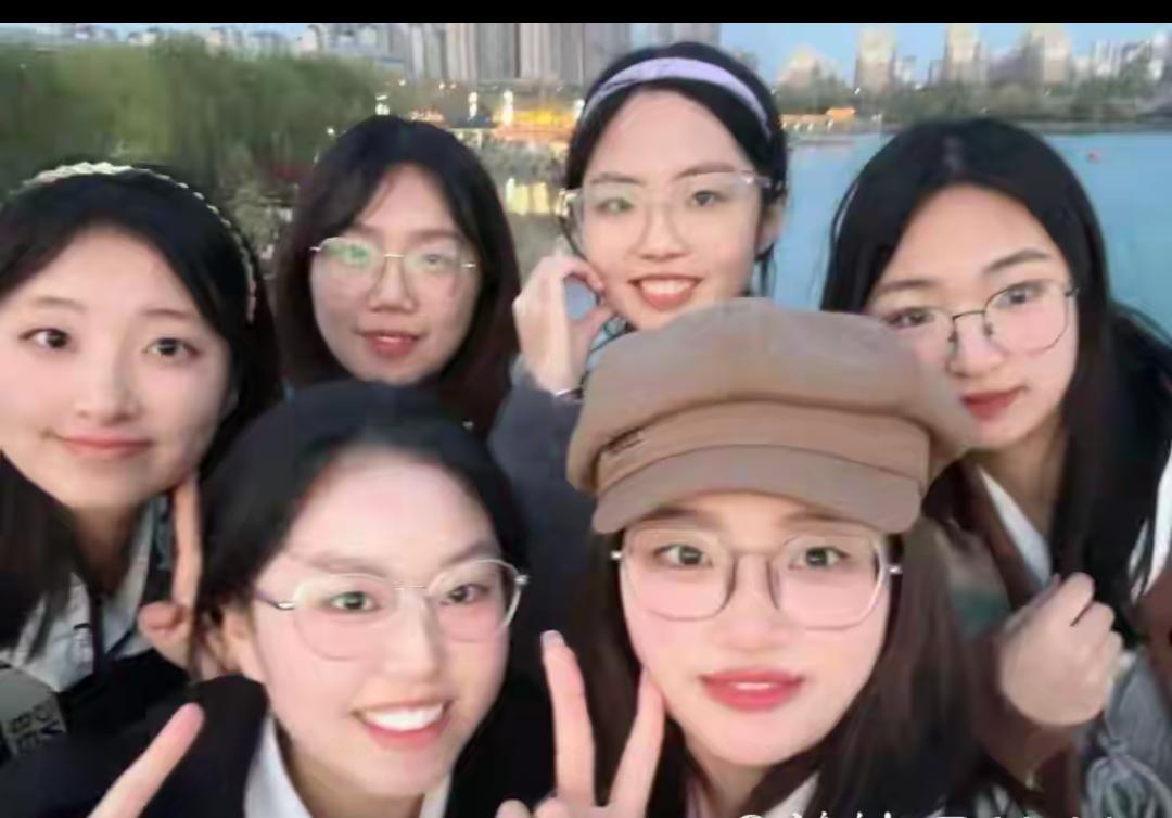 山师一女生宿舍6人全员保研上岸！都是“双一流”大学！

这条新闻一出，瞬间刷爆了