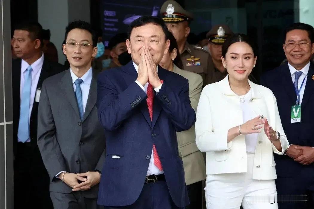 别以为他信获得了赦免，佩通坦很快就能尚未，事情没那么简单！佩通坦想重返总理宝座有