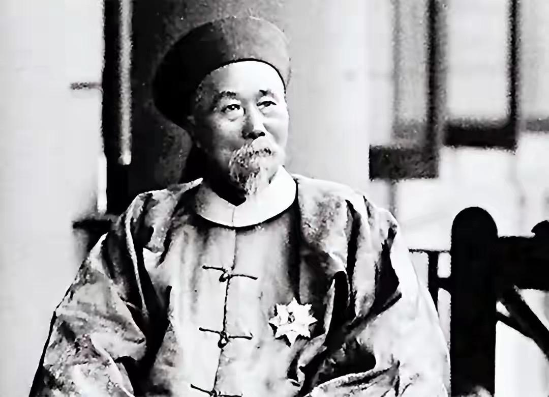 曾国藩为何宁愿自裁湘军，也不愿挥戈北上，复我汉家江山？

很多现代人不理解晚清的