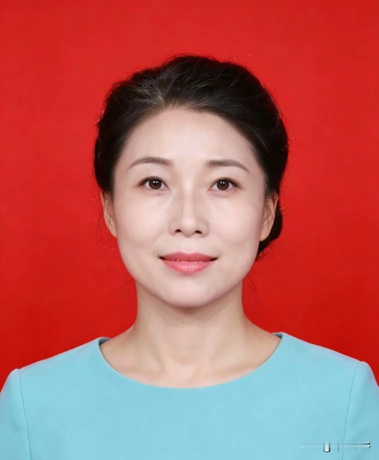 董艳，女，汉族，1981年8月生，安徽六安霍邱人，中共党员，霍邱县扈胡镇中心小学