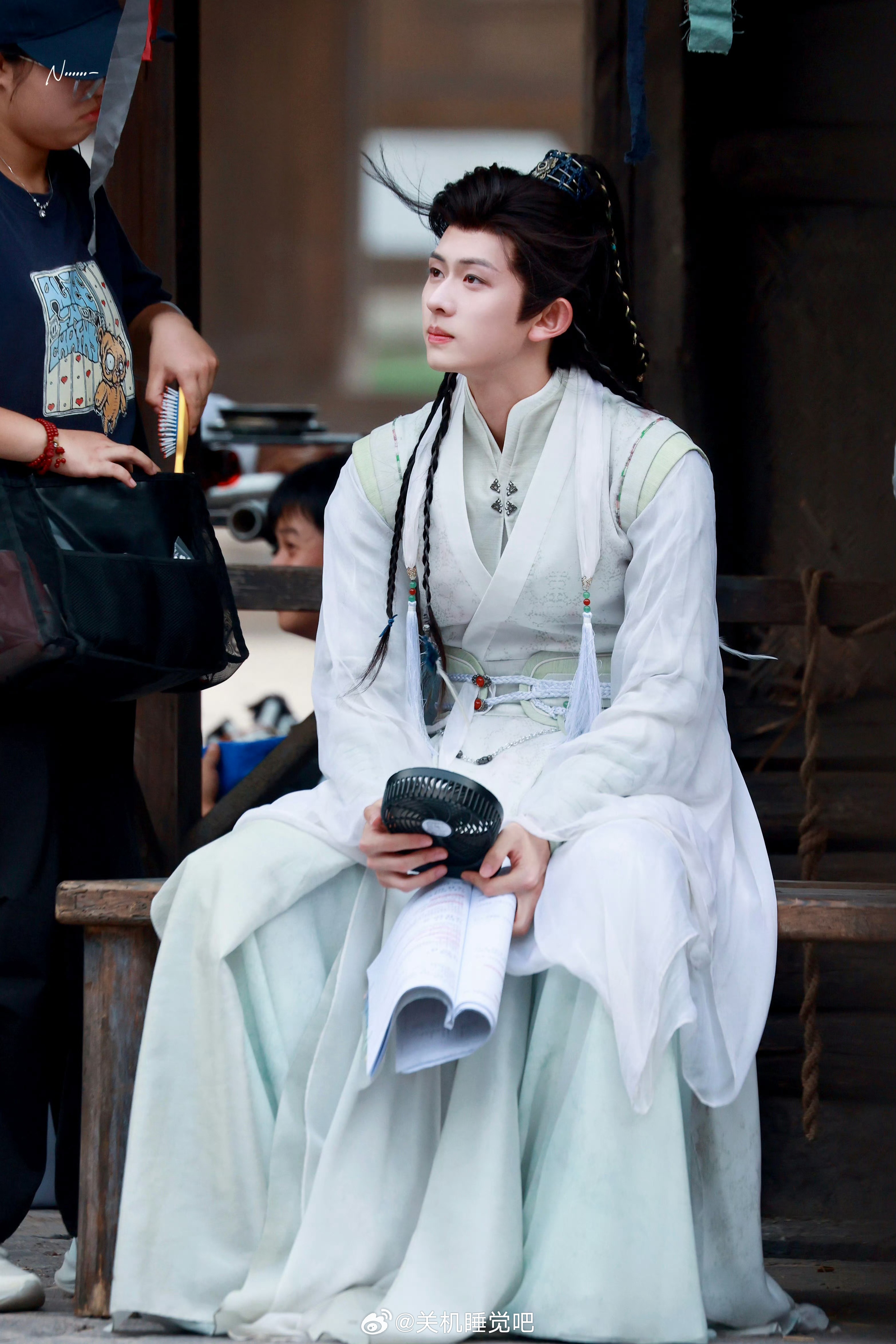 陈添祥  好久没发微了，是因为忙的断更，等了N久的仙剑三生情可真真切切的播了，数