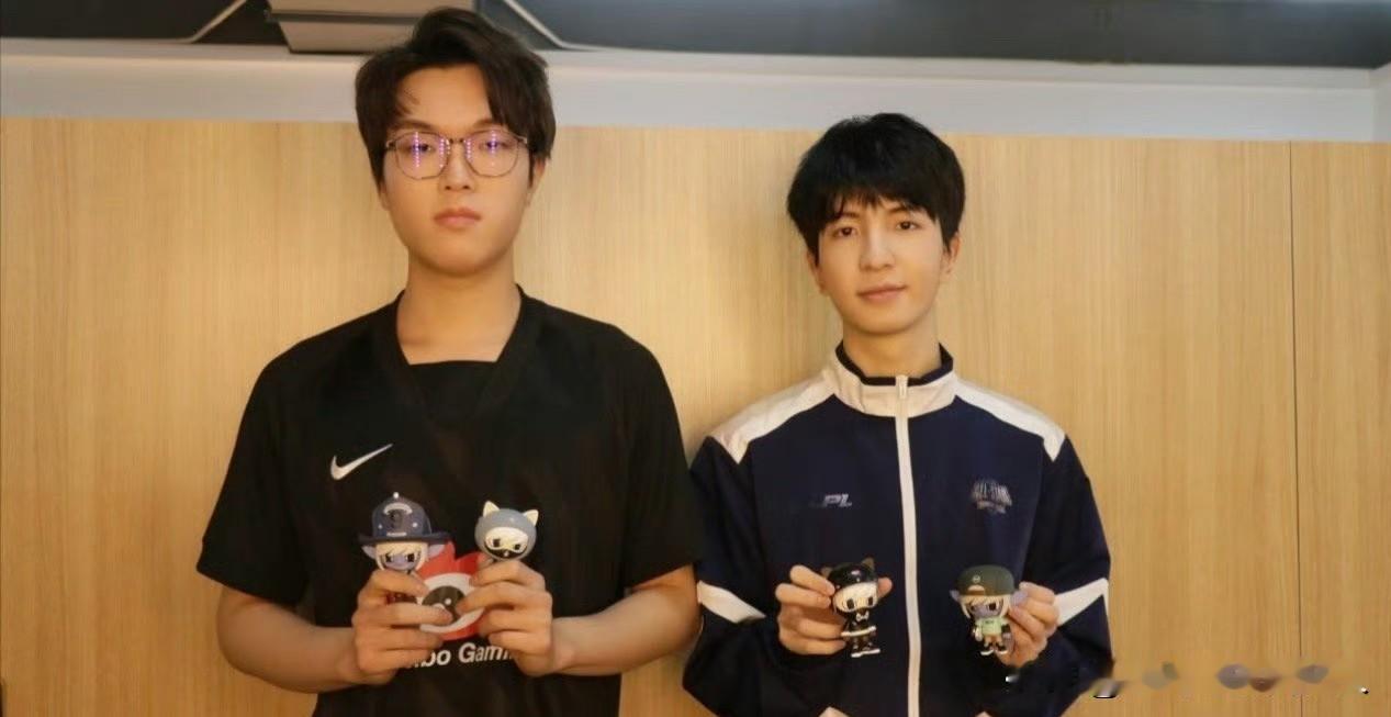 2026.2.12，Bin（陈泽彬，BLG上单）凌晨3点发B站视频：过年偷偷减肥