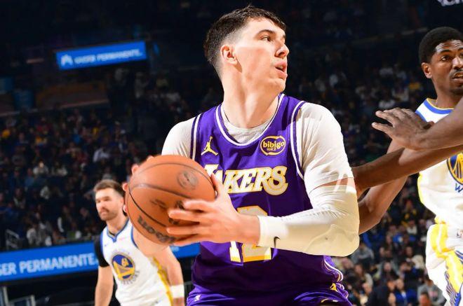 拉拉维亚面对勇士打出了极高水准的表现，终于在三分线外找到了手感，也终于展现出了自