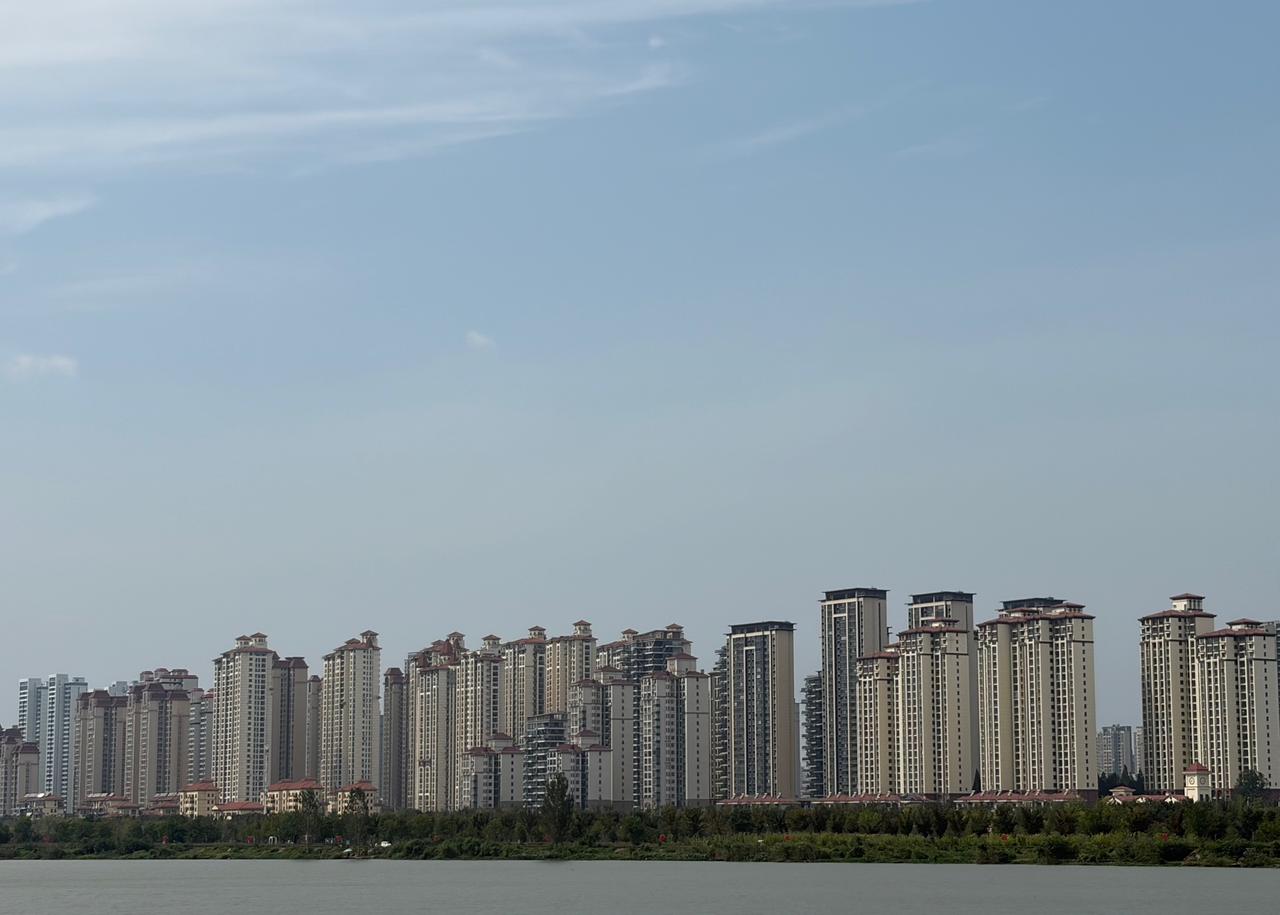 办公室小吴老师每个月都会申请提取公积金，今天大课间我特意去问她怎么操作的。

她