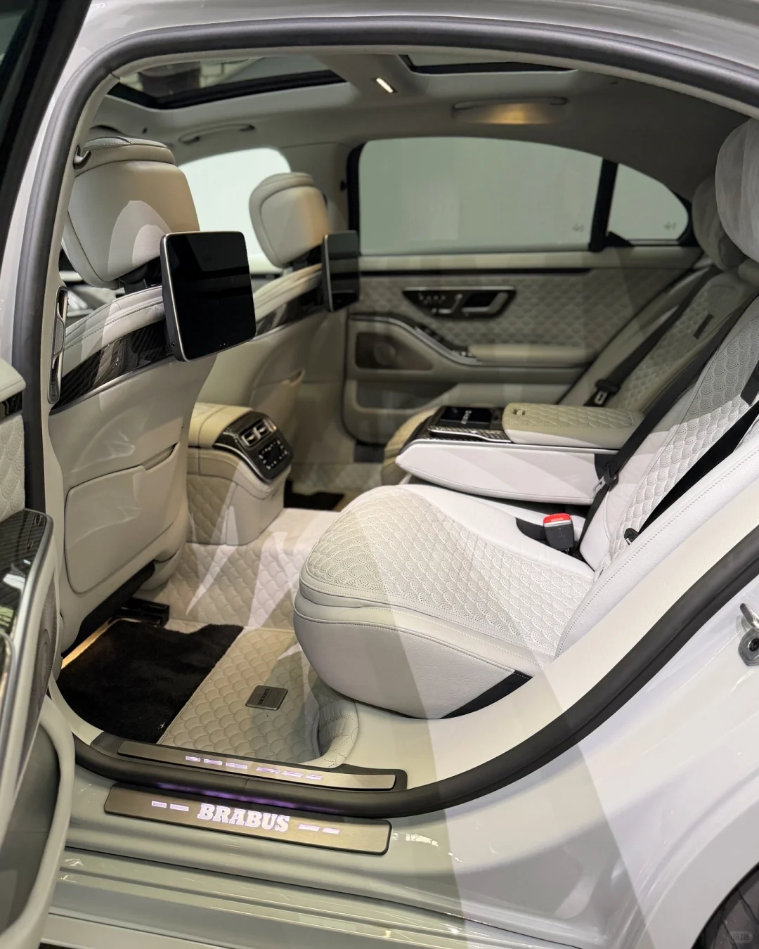 BRABUS 1000 —— 海外直采👉接受预定啦