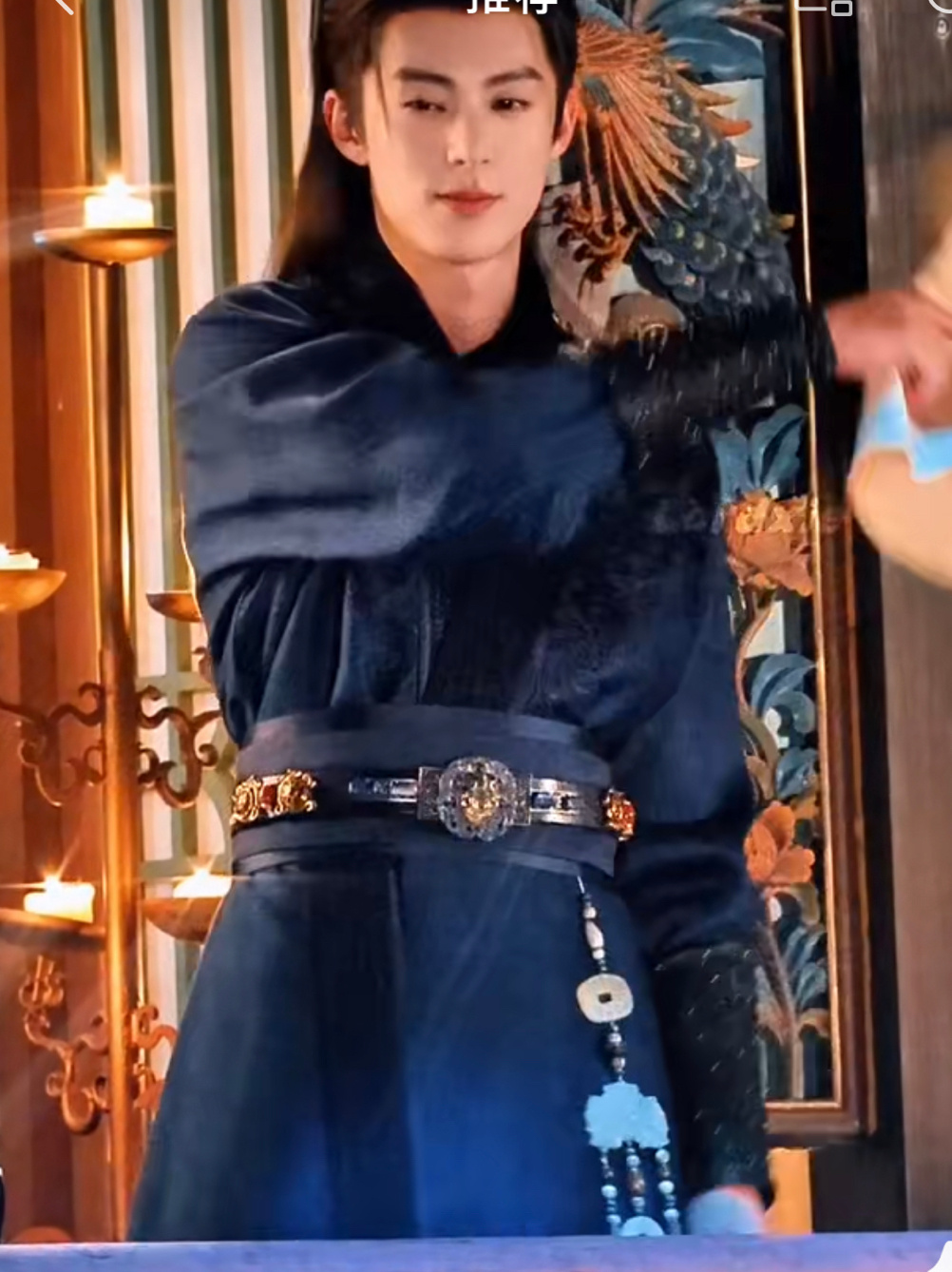 王鹤棣《将门独后》谢景行凭栏饮酒路透，潇洒肆意少年郎！ 