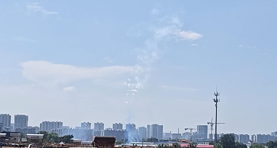 今天是即墨区传统的财神节，大清早就有人放烟花爆竹，虽然说即墨区从9月1日开始全域