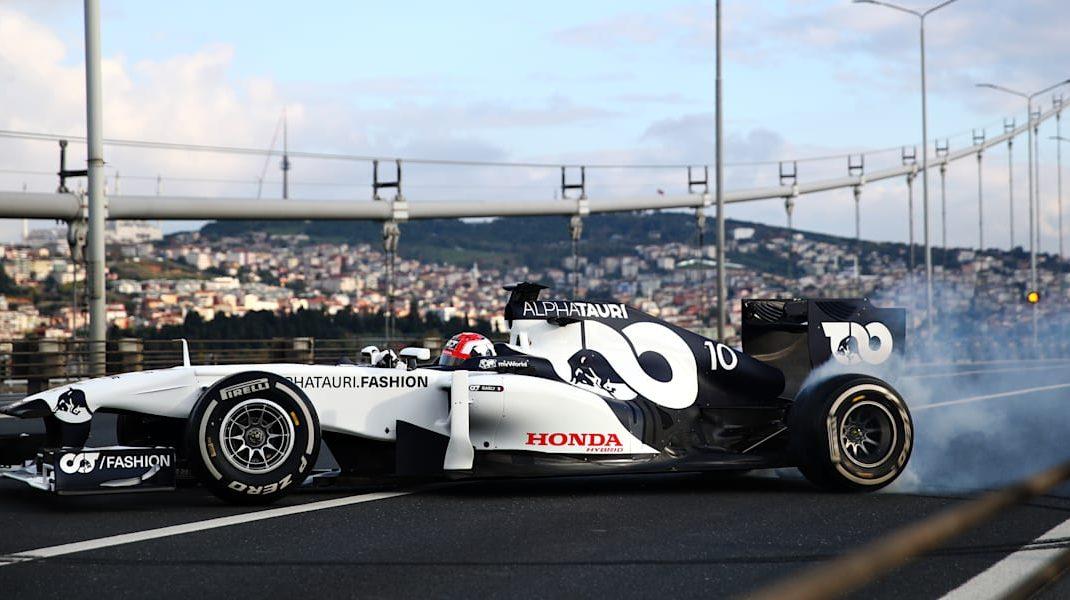 10 支 F1 车队中的两支将在 2024 赛季之前更名。将进行哪些更改
作者：