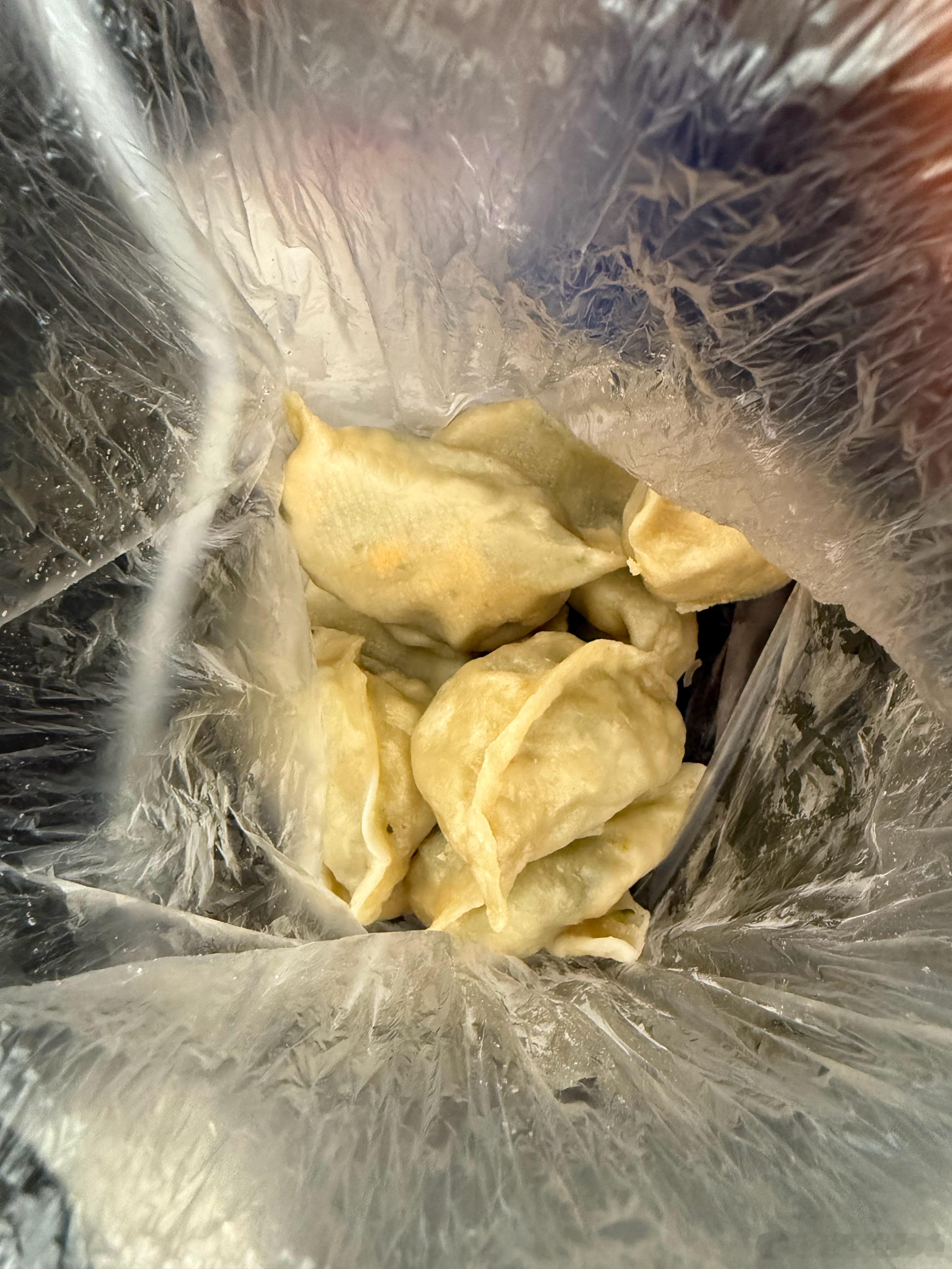 同事给我包的饺子