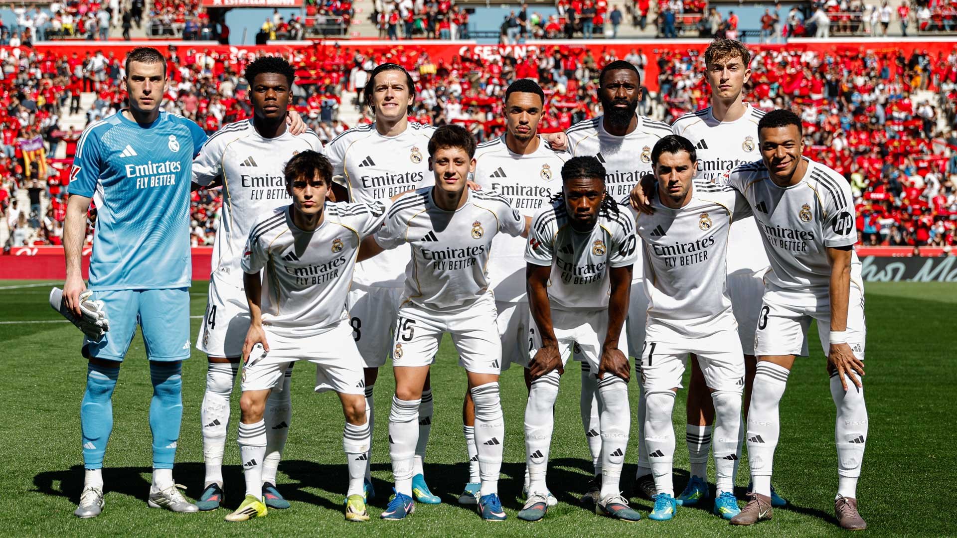 本场比赛首发合影西甲联赛 马略卡vs皇马 halamadrid