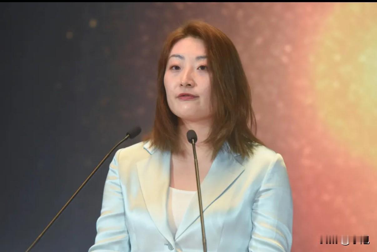 娃哈哈这场大戏反转得太快了！本以为是王者，再看像青铜，再仔细看啥也不是。

九月