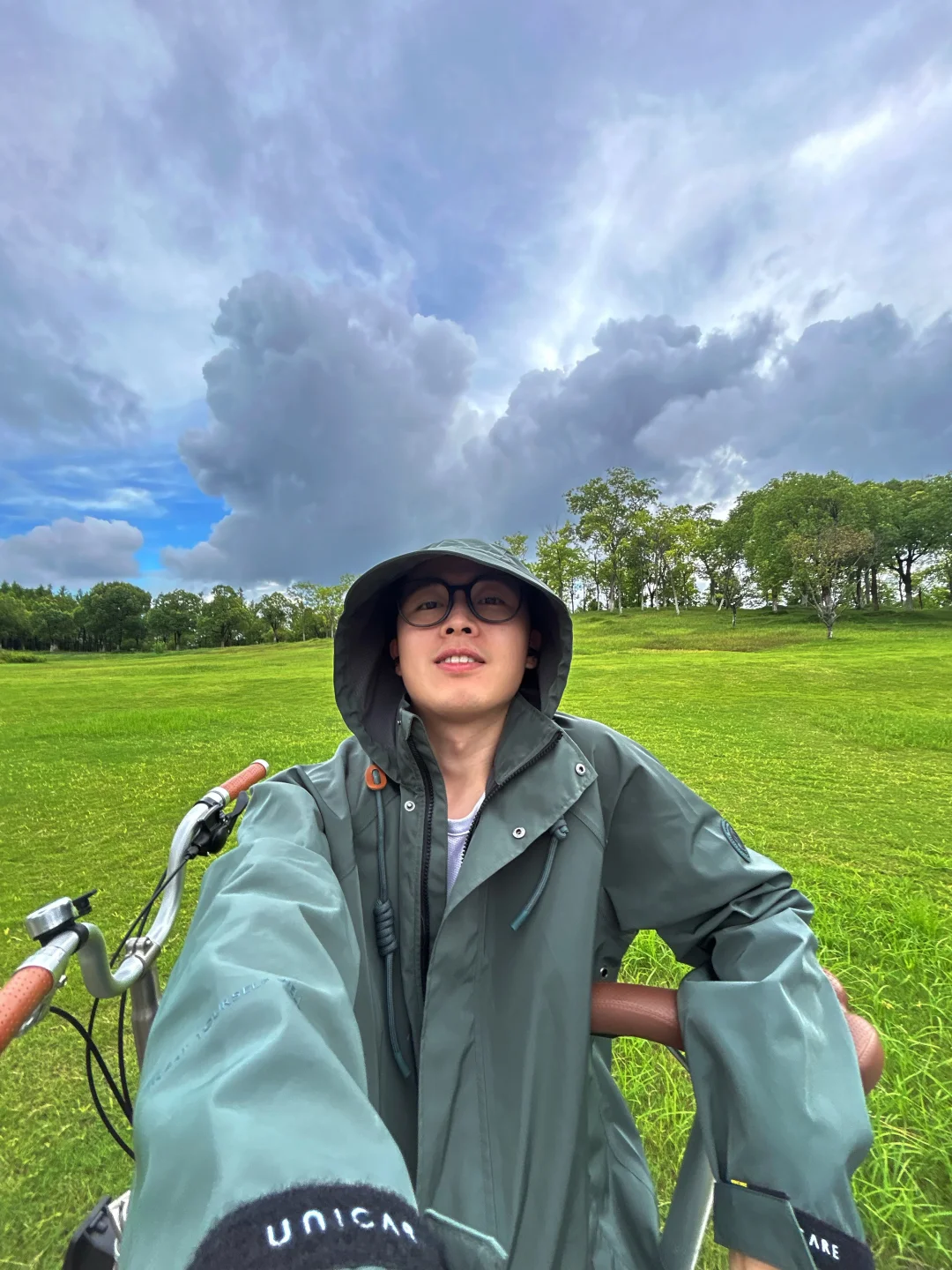 我就知道，只要穿雨衣就不会下雨…